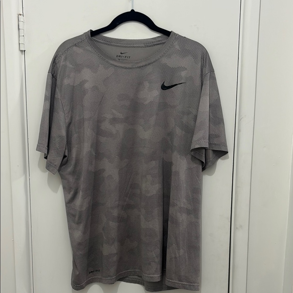 Nike Men's Gray Dri-FIT Shirt